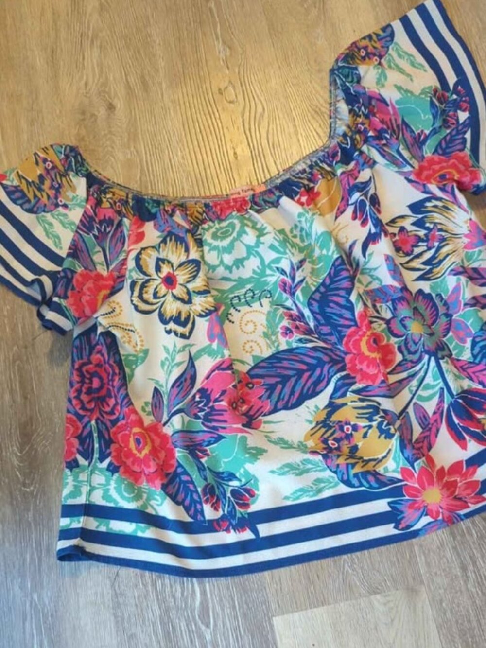 Flying Tomato Floral Off Shoulder Top M